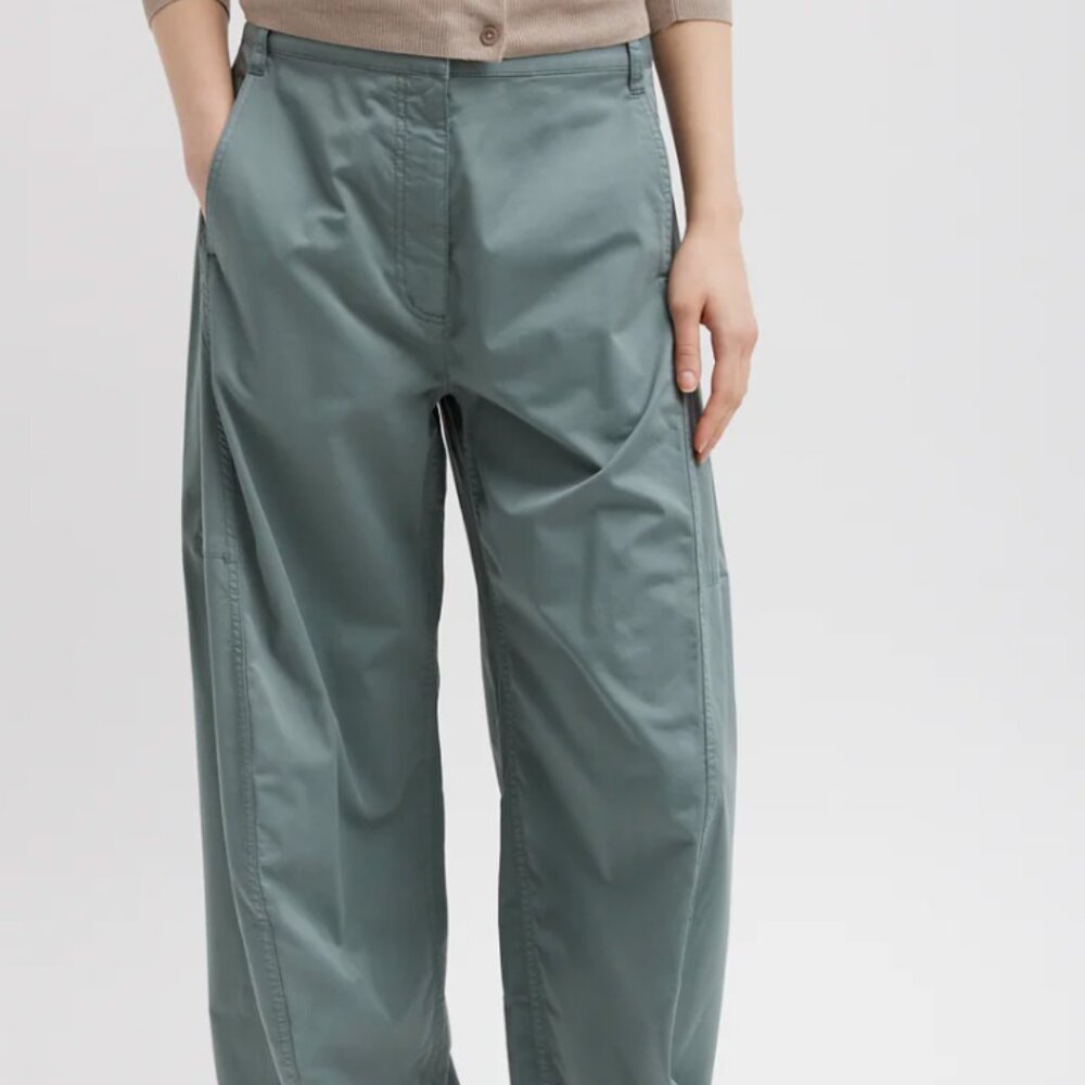 Tibi silky cotton Sid chino pants, 26 regular length, $130. Excellent condition.